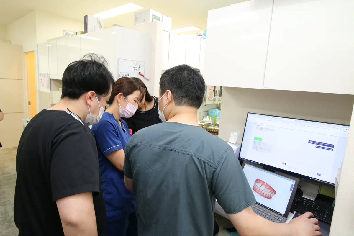 スタッフ集合写真
